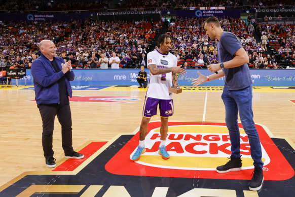 Bogut presents Jaylen Adams with the NBL’s MVP award last week.