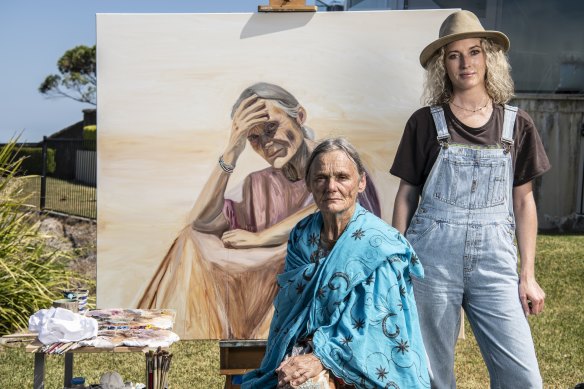 Valerie Browning with Kirsty Neilson at the second sitting for her portrait.