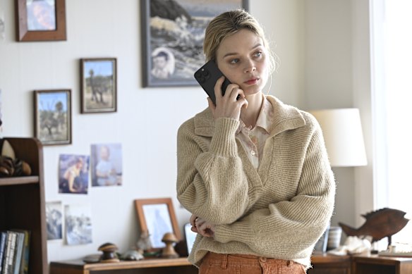 Heathcote plays the troubled Mandy Bond in Scrublands. 