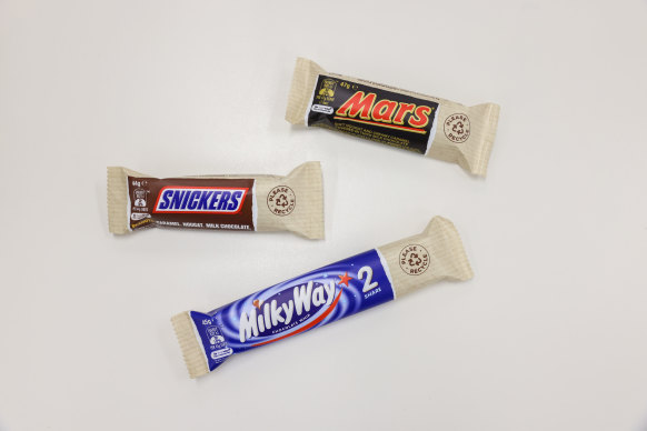 Mars Wrigley gives Mars, Snickers and Milky Way bars a makeover: the new paper-wrapped chocolates are expected to hit supermarket shelves in April 2023.
