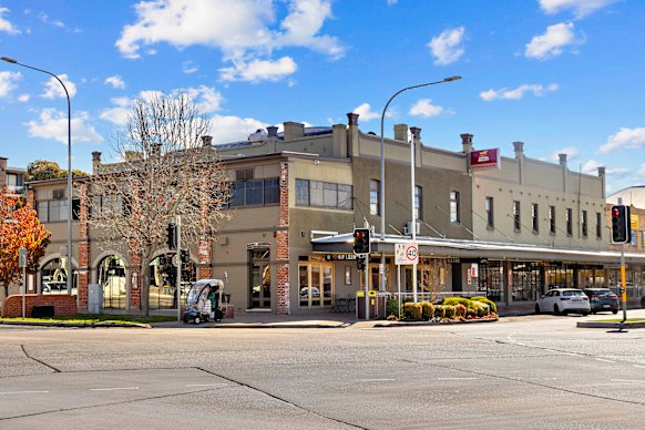 The Tattersalls Hotel in Goulburn, NSW is being sold by long-term owner Peter Griffiths.