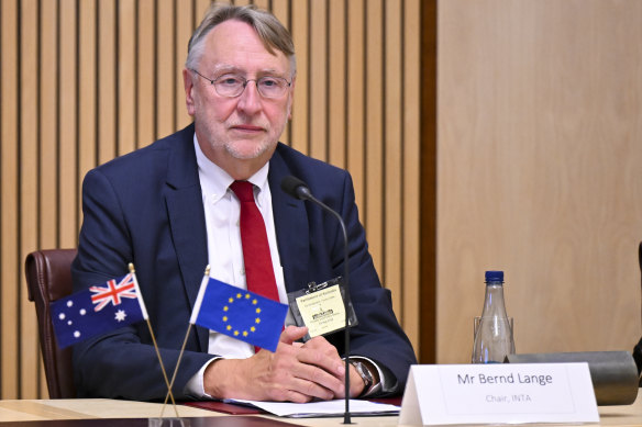 Bernd Lange, chair of the EU parliament committee on international trade, says Europe wants a deal by early next year.