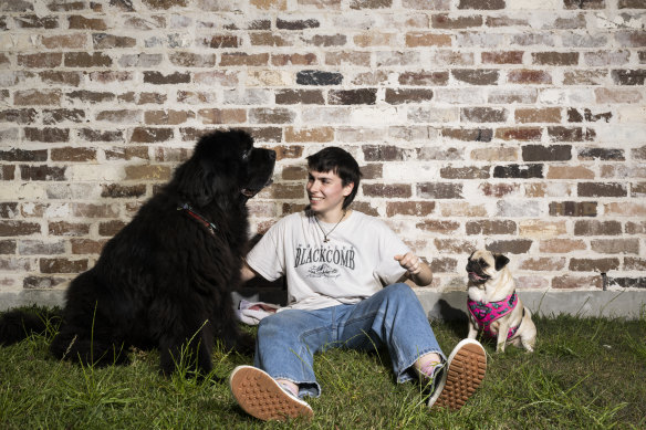 Jess Jenner with her two dogs Zeus  and Xena.