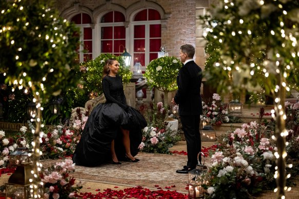 Brooke Blurton and host Osher Günsberg on the set of The Bachelorette.