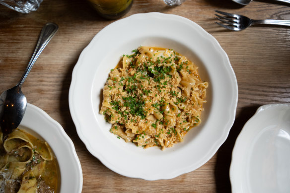 Gigli con Granchio: blue swimmer crab, bisque, lemon, pangrattato.