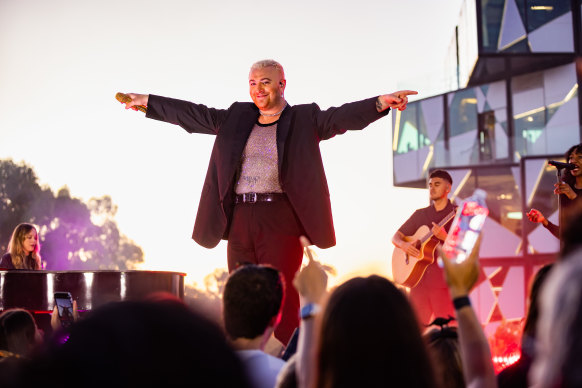 Sam Smith performs with joy and abandon at d’Arenberg Cube in McLaren Vale.