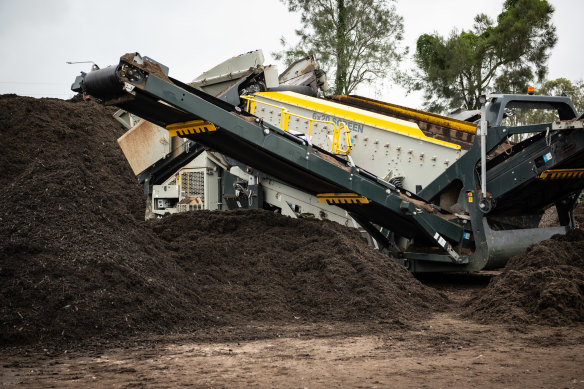 The mulch is screened using a machine which filters out pieces larger than two centimetres.