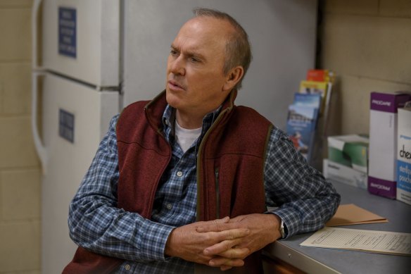 Michael Keaton is phenomenal as the small-town doctor who prescribes his patients to take the addictive Oxycontin in Dopesick.