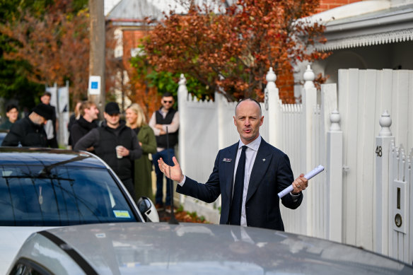 Jellis Craig Richmond auctioneer Elliot Gill sold the property to a buyer who was waiting for another auction to begin.