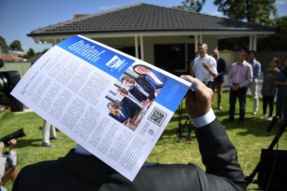 Former premier Dominic Perrottet visiting a Peakhurst first home buyer on the campaign trail.