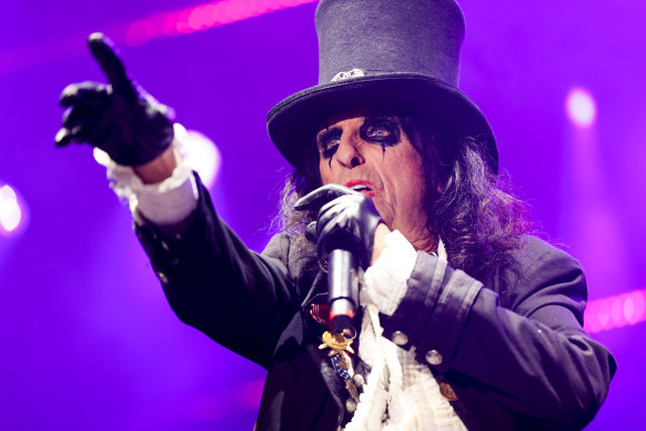 Alice Cooper performs at
Pandemonium on Thursday.