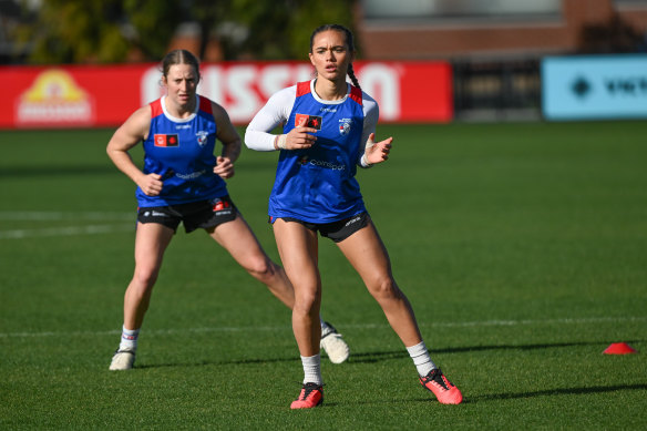 Bulldogs recruit Jasmyn Smith training with her new teammates on Monday.