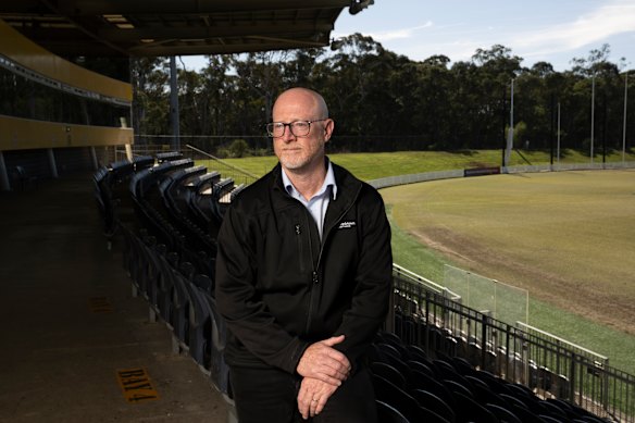 O prefeito de Blacktown, Brad Bunting, está pressionando por melhorias no transporte na estação.