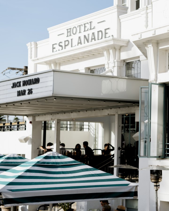 The Esplanade Hotel overlooks St Kilda Beach