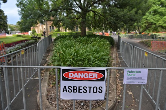 View of Asbestos mulch crisis: Allambie Heights Public School returns positive ...