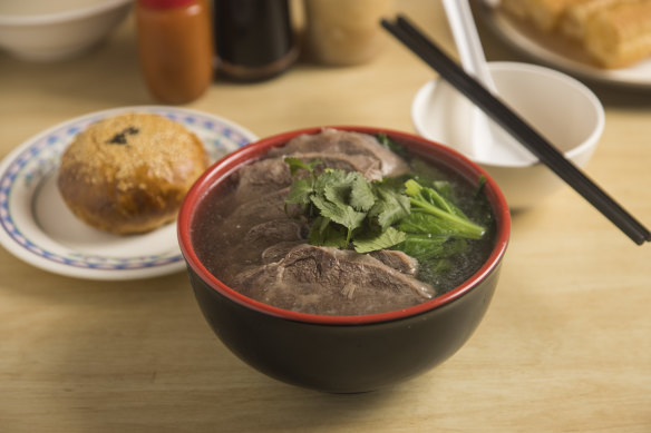 Taiwanese style slow-stewed beef noodle soup