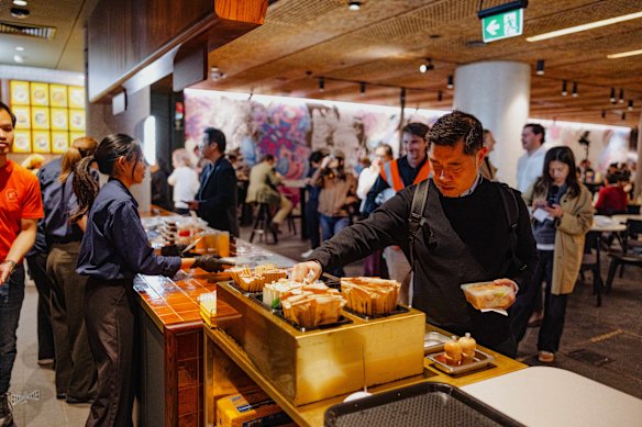 The lunch crowd returned to the new-look Chat Thai.