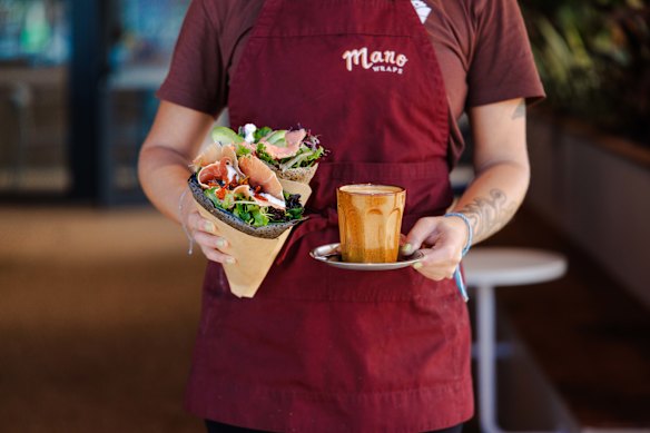 Wraps and coffee: a perfect way to start the day.