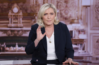 Fransa'da aşırı sağcı cumhurbaşkanı adayı Marine Le Pen.