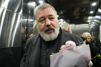 Dmitry Muratov,the editor of Nobel Prize-winning paper Novaya Gazeta, has opted to censor Ukraine war coverage rather than be banned. 