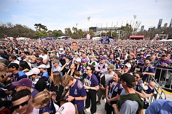 It might be an all-interstate grand final at the MCG on saturday, but the turnout for Friday’s parade was impressive.
