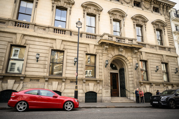 The exclusive Garrick Club is under fire for its men-only members policy.