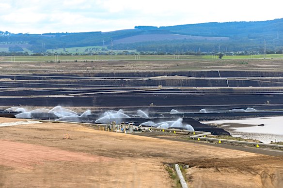 If approved, the proposed pit lake would cover the former coal mine site. 