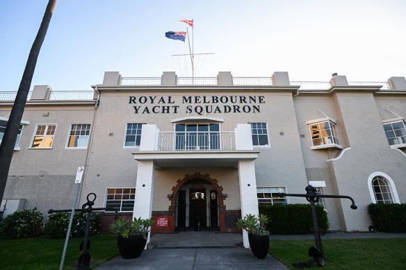 Under the plan, the front of the landmark building will retain its traditional features.