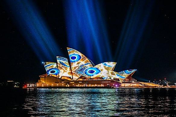 Preview of the lighting of the Opera House by French artist Yann Nguema.