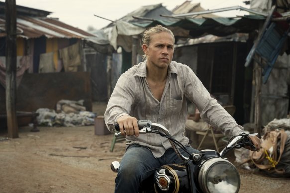 Charlie Hunnam plays Lin, a man on the run who finds the chance for redemption in the slums of Mumbai.