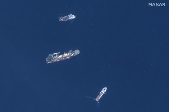 The vessels Horizon Arctic, Deep Energy and Skandi Vinland search for the missing submersible Titan during the week.