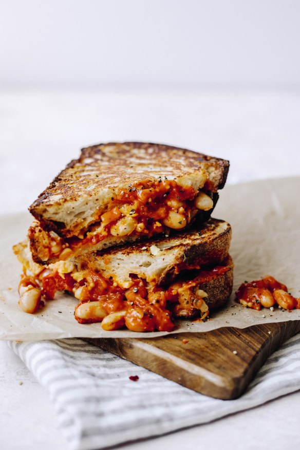 Baked bean toastie.