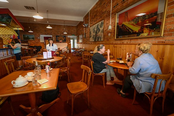 Flam Shan restaurant in Euroa owned by Ken and Connie Zhong.