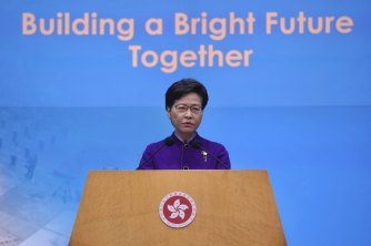 Hong Kong CEO'su Carrie Lam. 