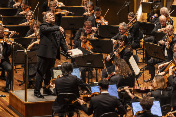 Jaime Martin and the MSO offered a night of high drama.