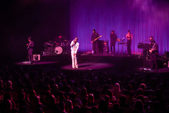 Leon Bridges kept his sunglasses on.