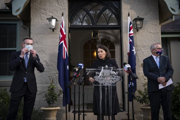 Prime Minister Scott Morrison, Premier Gladys Berejiklian and NSW Treasurer Dominic Perrottet announce a lockdown support package.