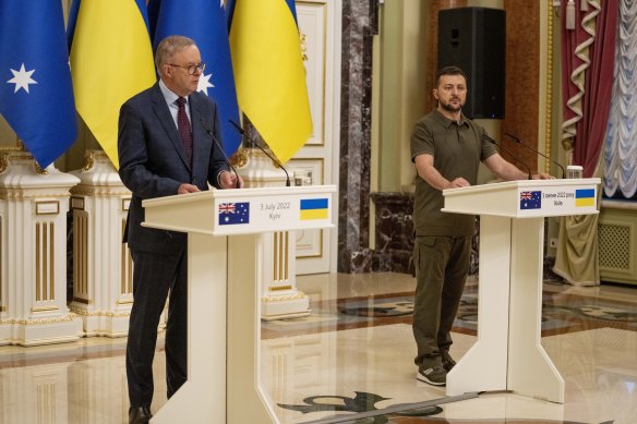 Volodymyr Zelensky, right, and Australian Prime Minister Anthony Albanese at a press conference in Kyiv this month.