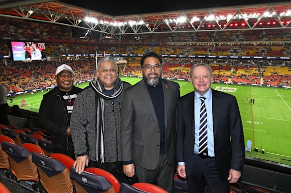 Papua New Guinea Prime Minister James Marape, Samoan Prime Minister Laʻauli Leuatea Schmidt, Tongan Prime Minister Fatafehi ​​Fakafānua (third from left) and Australian Prime Minister Anthony Albanese attended the State of Origin together this week.
