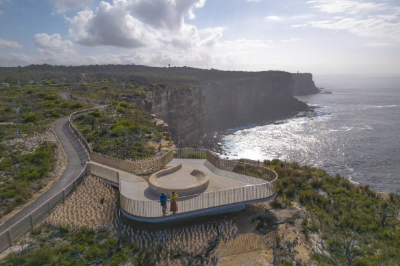 Prime whale viewing … Yiningma Lookout.