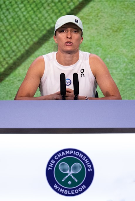 Swiatek has not won a Wimbledon title.