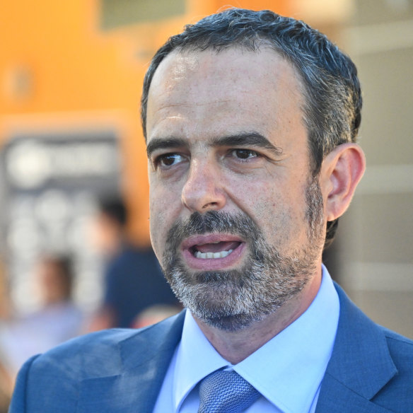 AMA president Omar Khorshid wants the federal government to tip in $20 billion over four years into hospitals. 