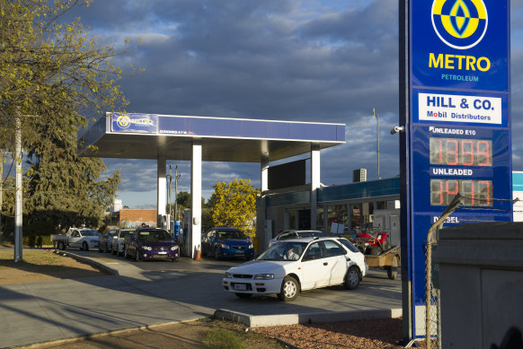 Metro service station in Fyshwick is known to have the cheapest petrol in Canberra. 