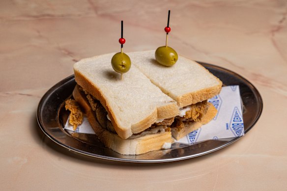 Fried chicken and toum sandwich.