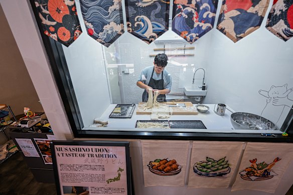 Owner Kan Masuda preparing the signature udon.