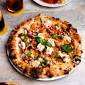 Acciughe e macadamia pizza.