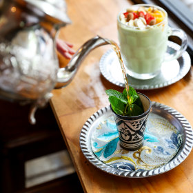Zaazaa, pink rose-flavoured gazouz and Moroccan tea (hatay).