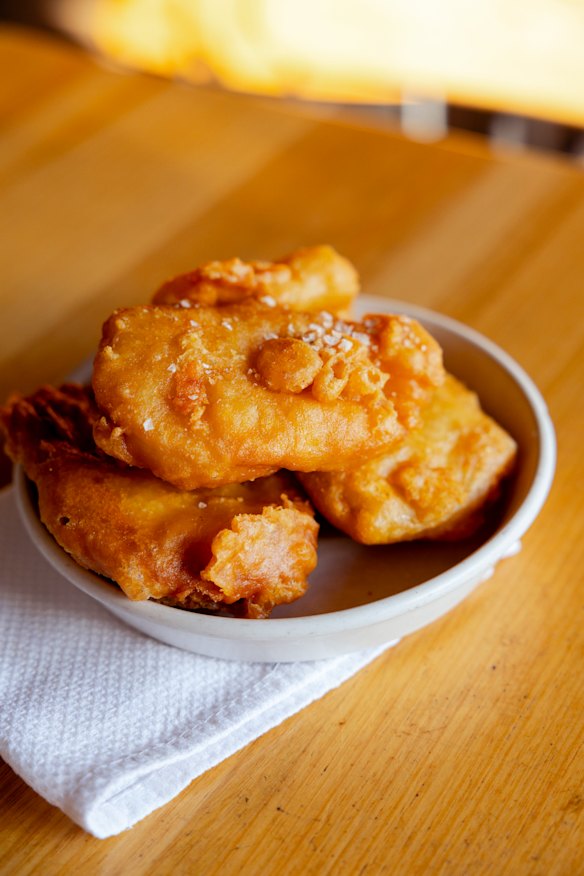 Potato scallops with malt vinegar. 