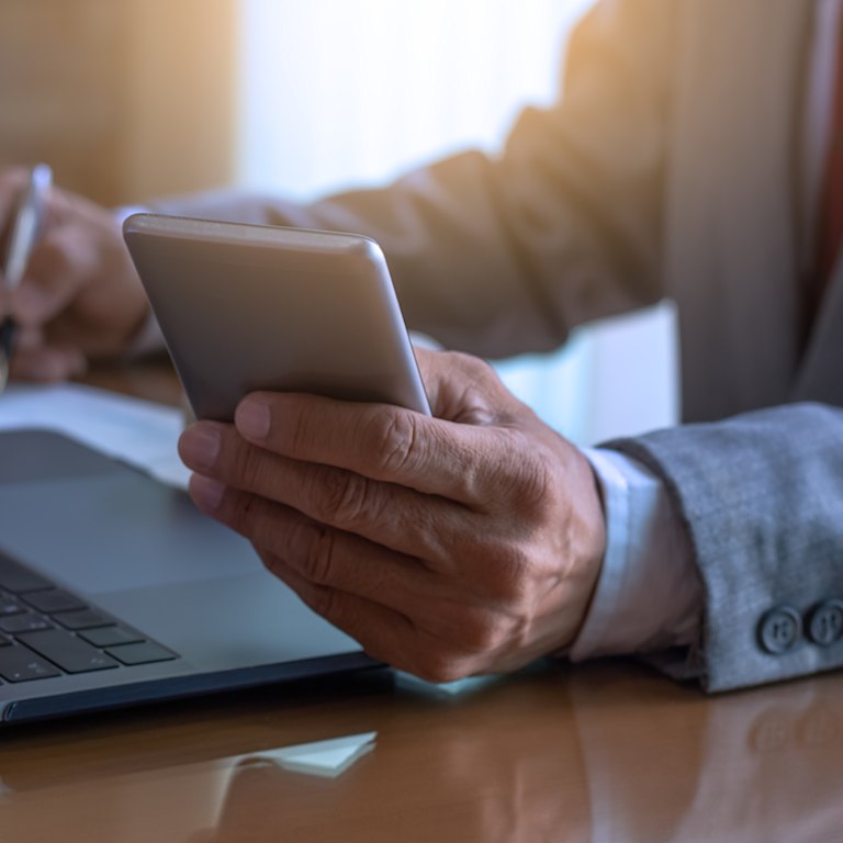 Phubbing can do significant
damage to the quality of interaction between people in a face-to-face setting.