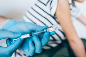 Tingkat vaksinasi untuk anak-anak terus naik ke tingkat rekor pada tahun 2020.
